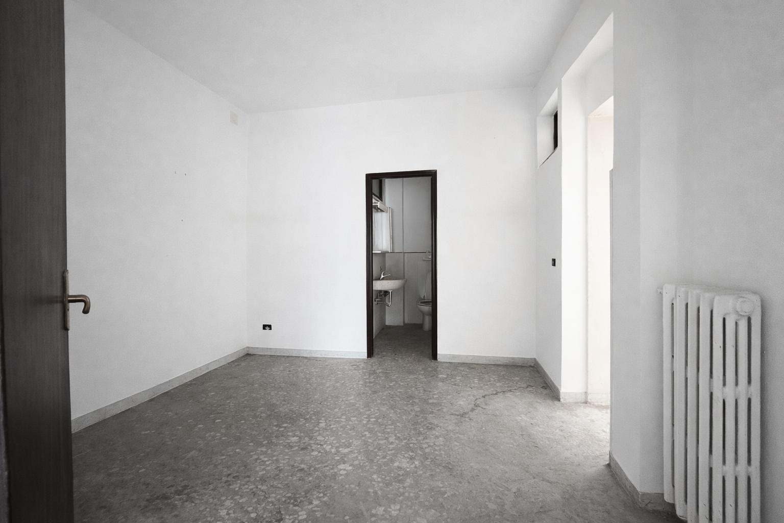 SAN PASQUALE – VIA OBERDAN 4 vani + doppi accessori